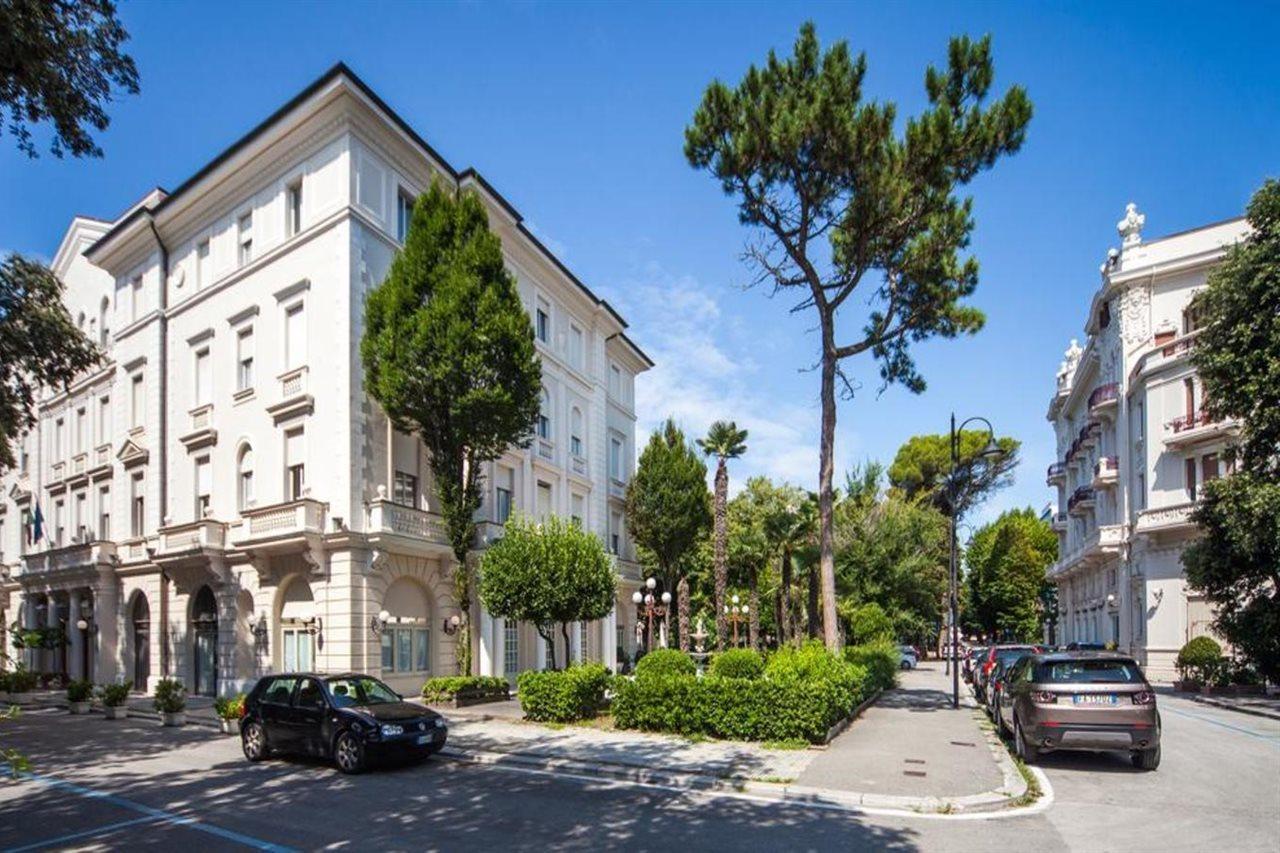 Residenza Parco Fellini Hotel Rimini Buitenkant foto