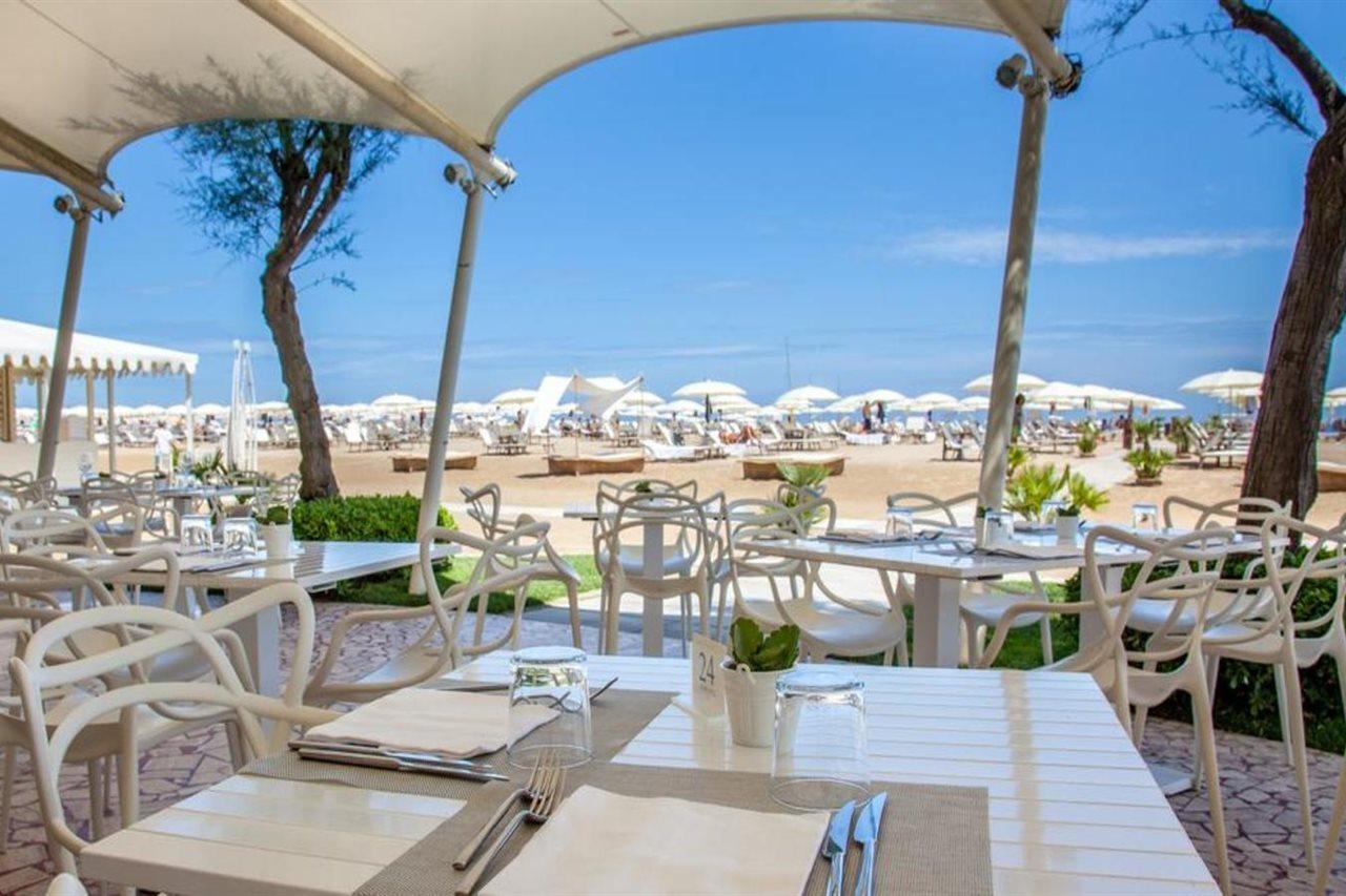 Residenza Parco Fellini Hotel Rimini Buitenkant foto