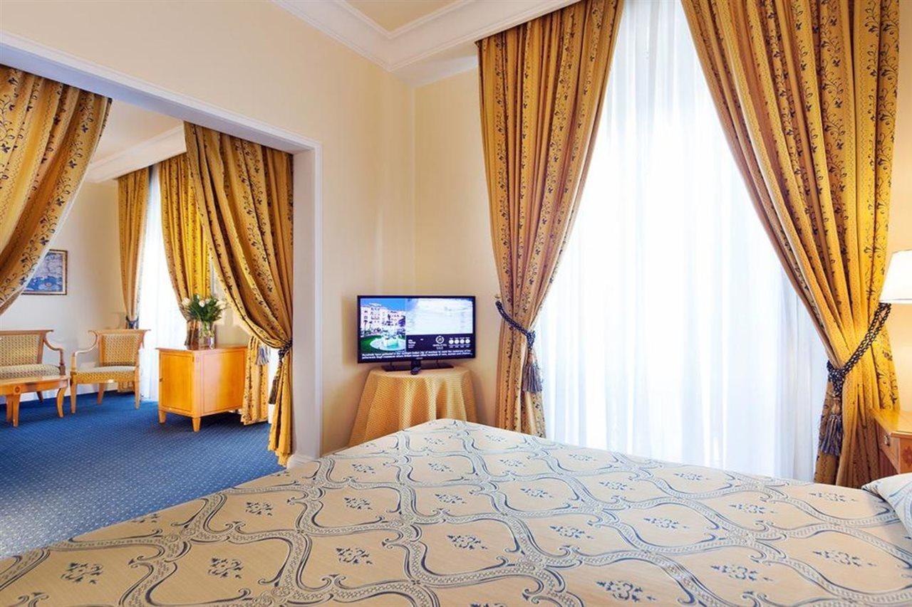 Residenza Parco Fellini Hotel Rimini Buitenkant foto