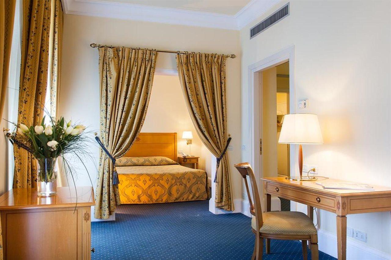 Residenza Parco Fellini Hotel Rimini Buitenkant foto