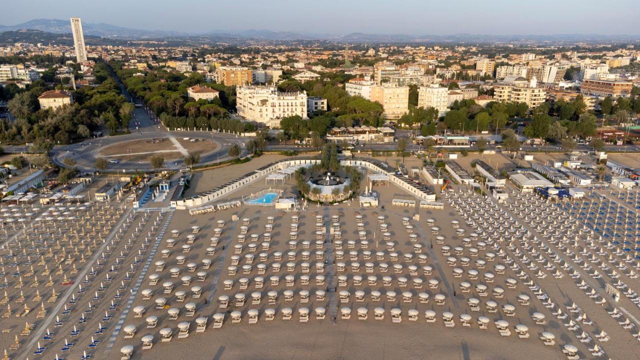 Residenza Parco Fellini Hotel Rimini Buitenkant foto