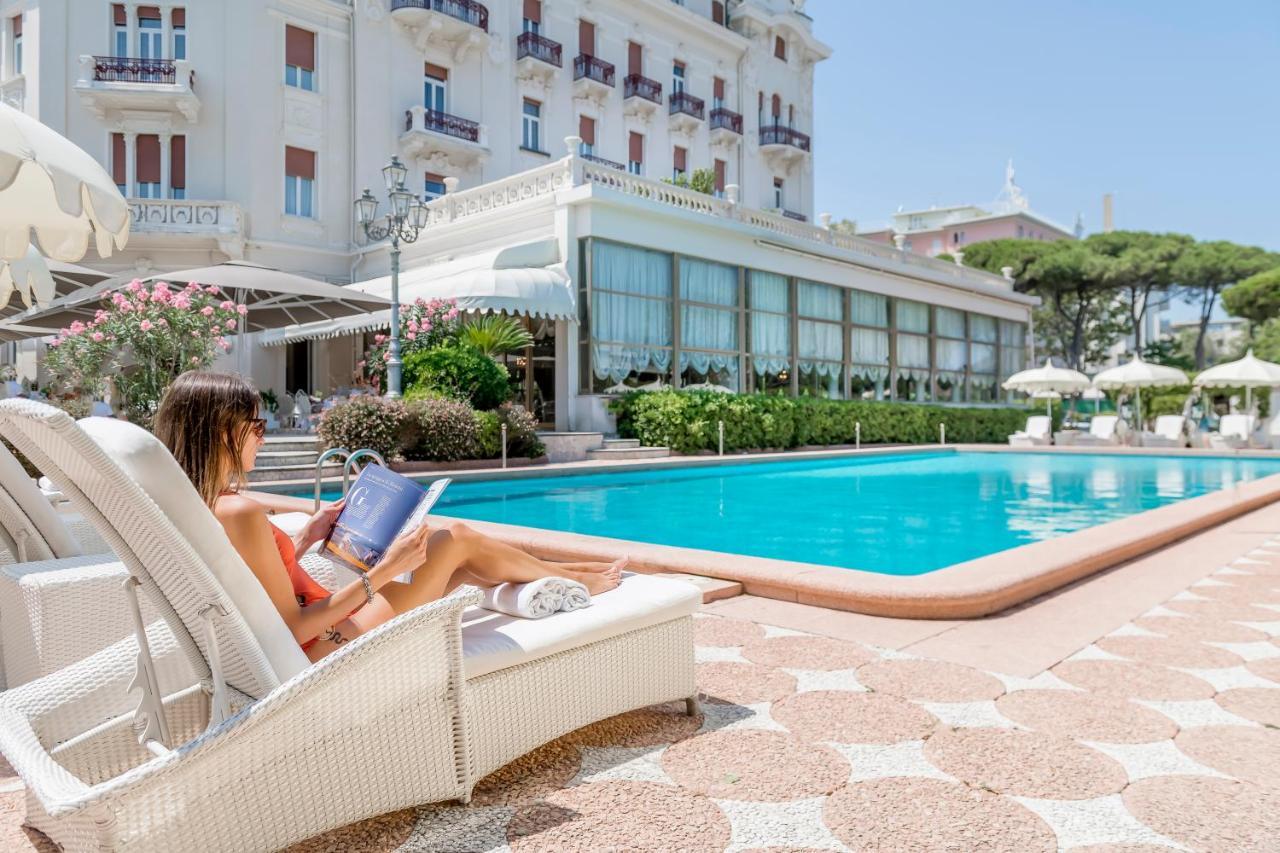 Residenza Parco Fellini Hotel Rimini Buitenkant foto