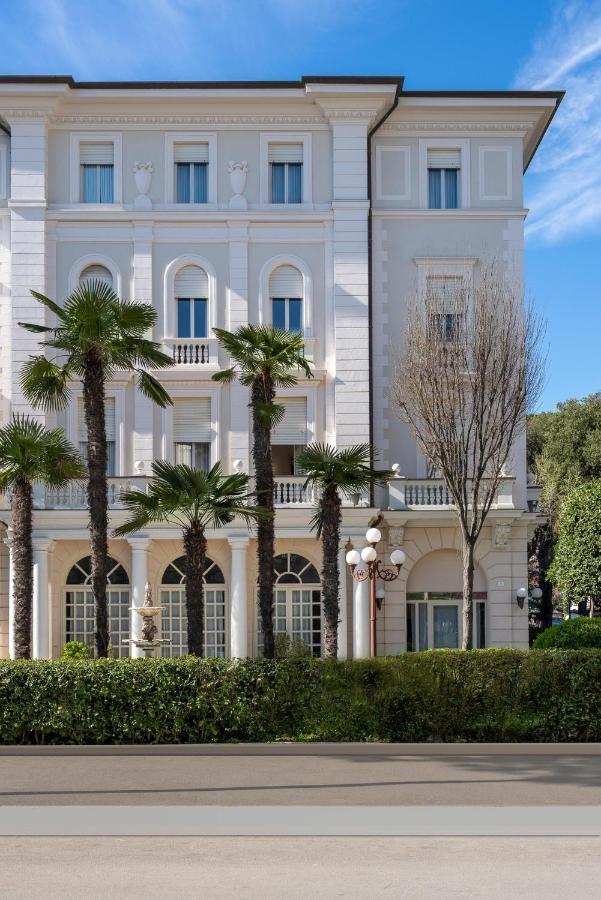 Residenza Parco Fellini Hotel Rimini Buitenkant foto
