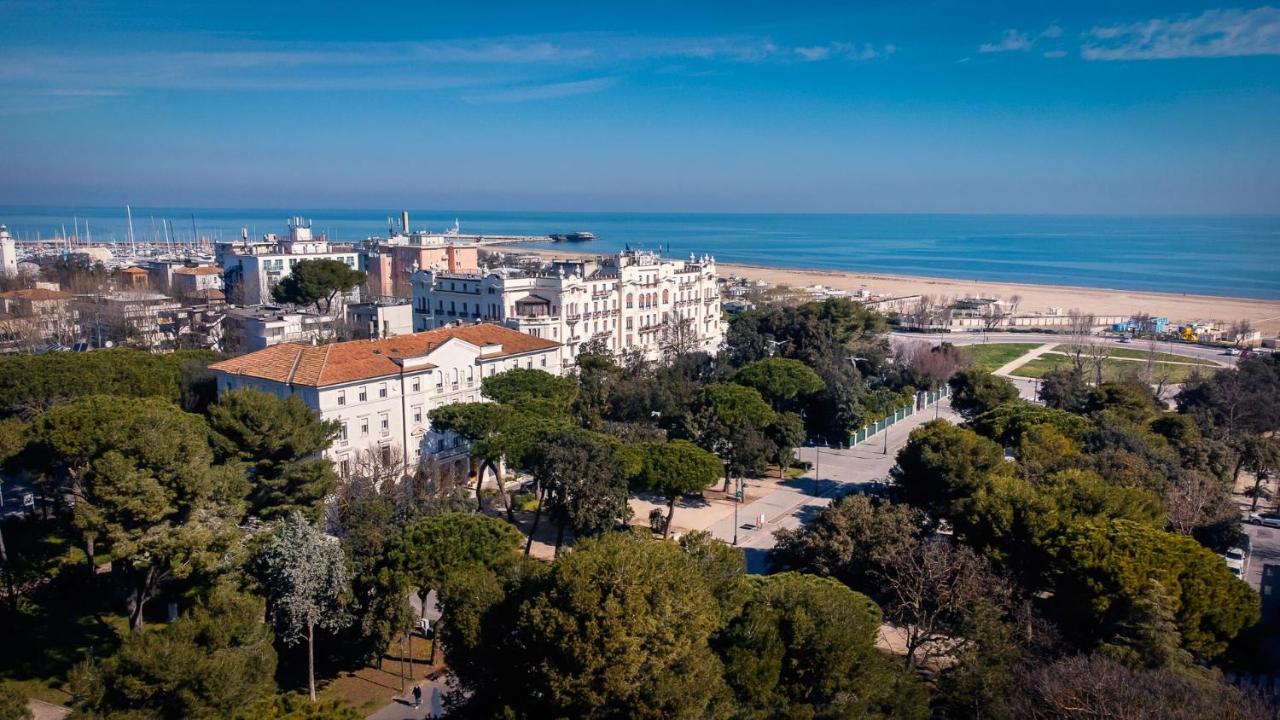Residenza Parco Fellini Hotel Rimini Buitenkant foto