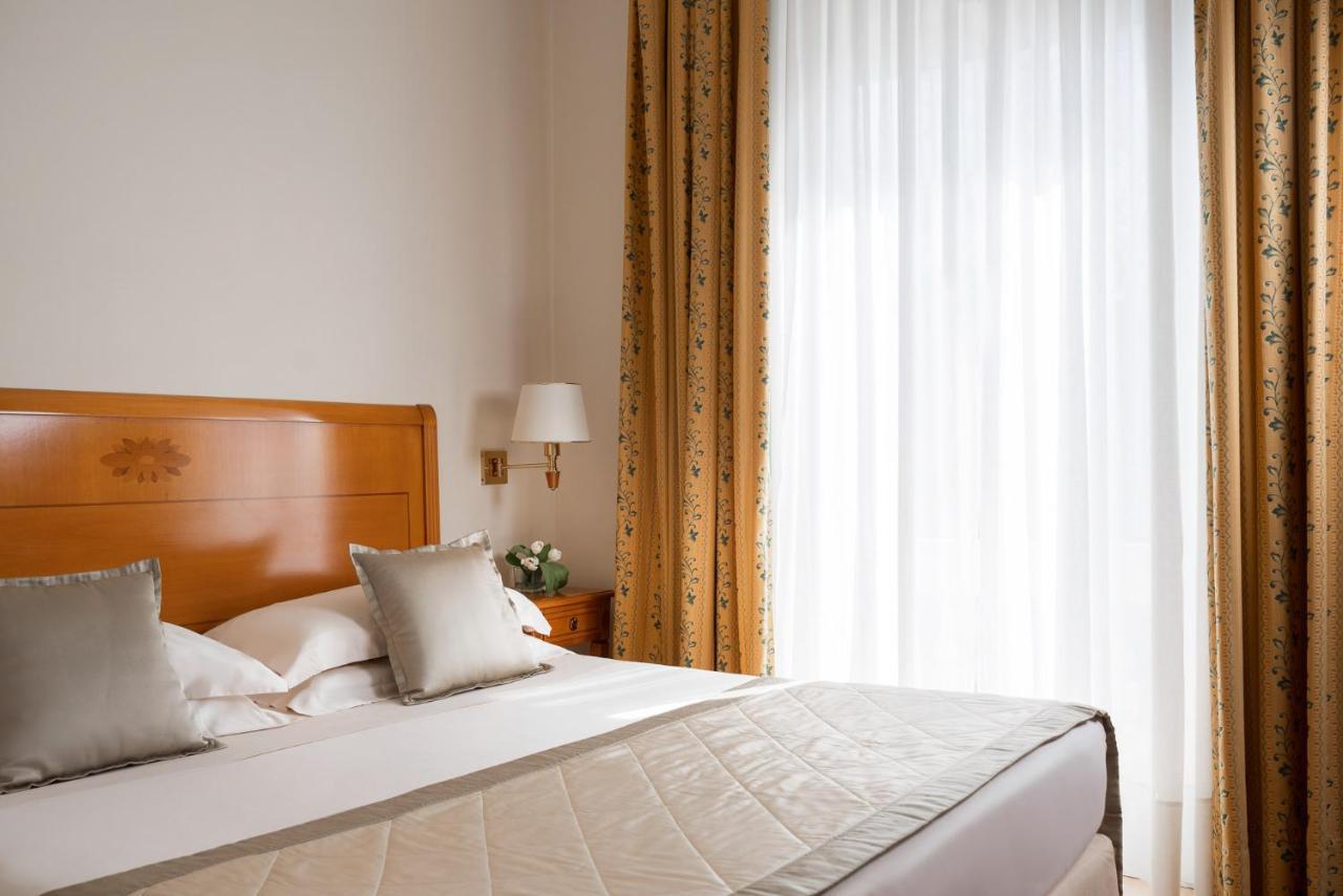 Residenza Parco Fellini Hotel Rimini Buitenkant foto