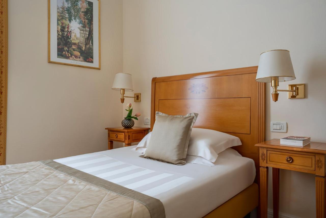 Residenza Parco Fellini Hotel Rimini Buitenkant foto