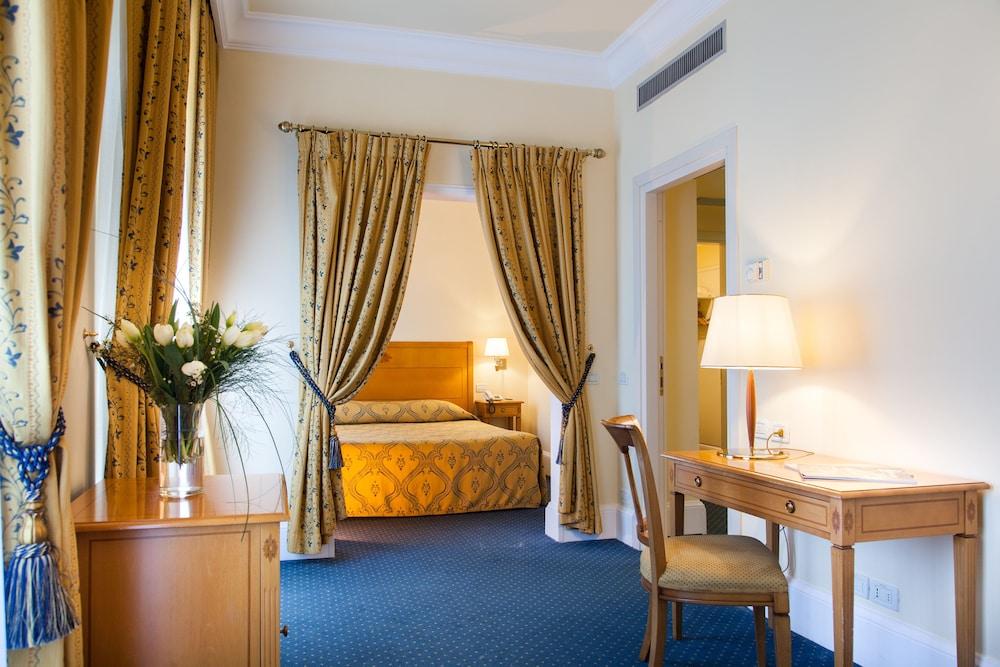 Residenza Parco Fellini Hotel Rimini Buitenkant foto