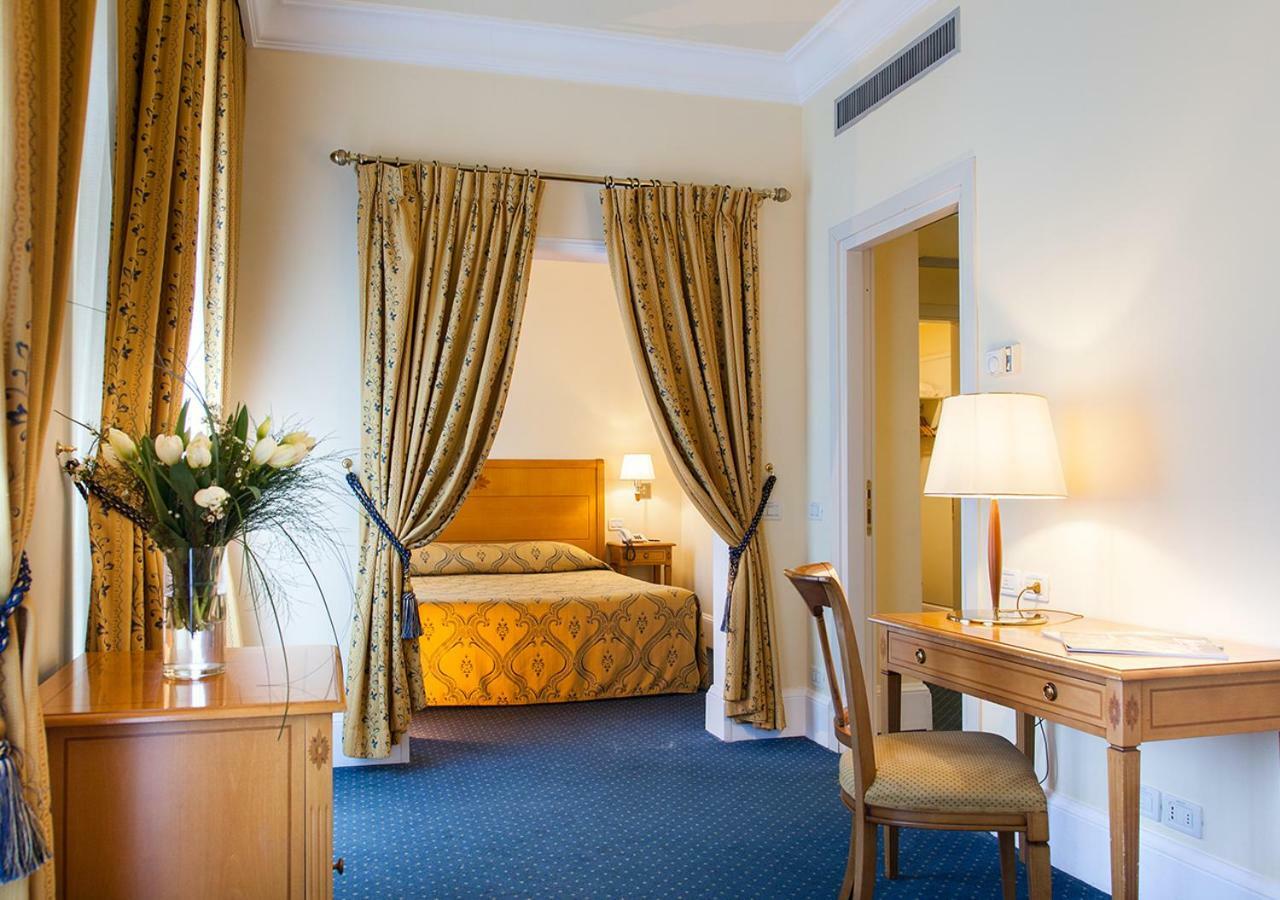 Residenza Parco Fellini Hotel Rimini Buitenkant foto