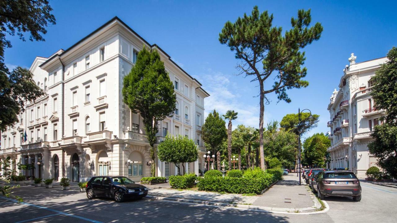 Residenza Parco Fellini Hotel Rimini Buitenkant foto